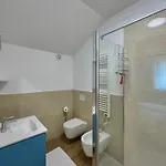 Casa Acero Colico