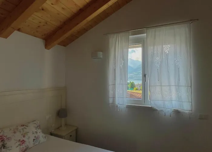 Casa Acero Nyaraló Colico